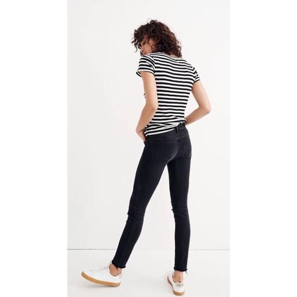 Madewell 9" Mid-Rise Skinny Jeans in Black Sea - Picture 2 of 8